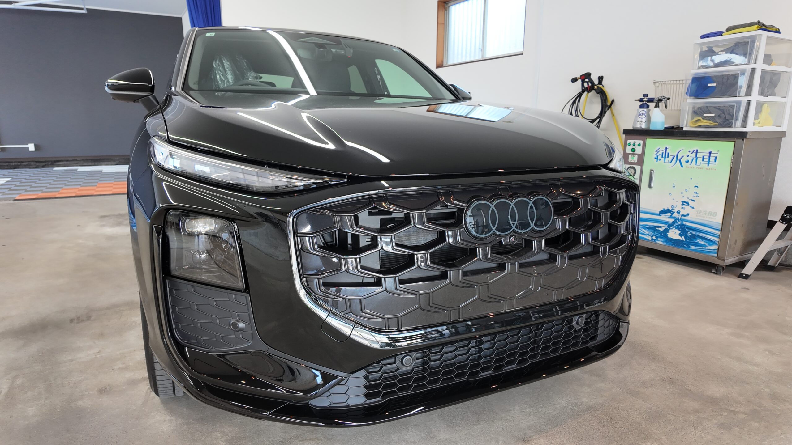 富津市からご来店の新車アウディQ3 カーコーティング施工前