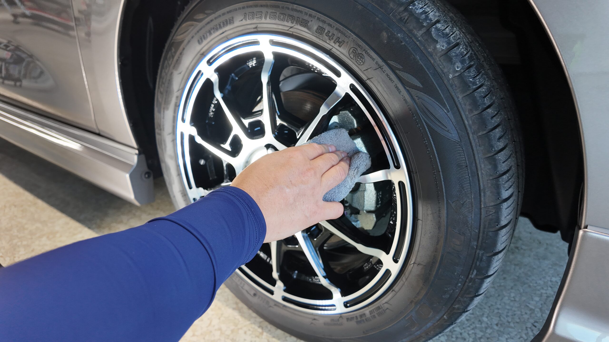 新車トヨタ ヤリス ホイールコーティング施工
