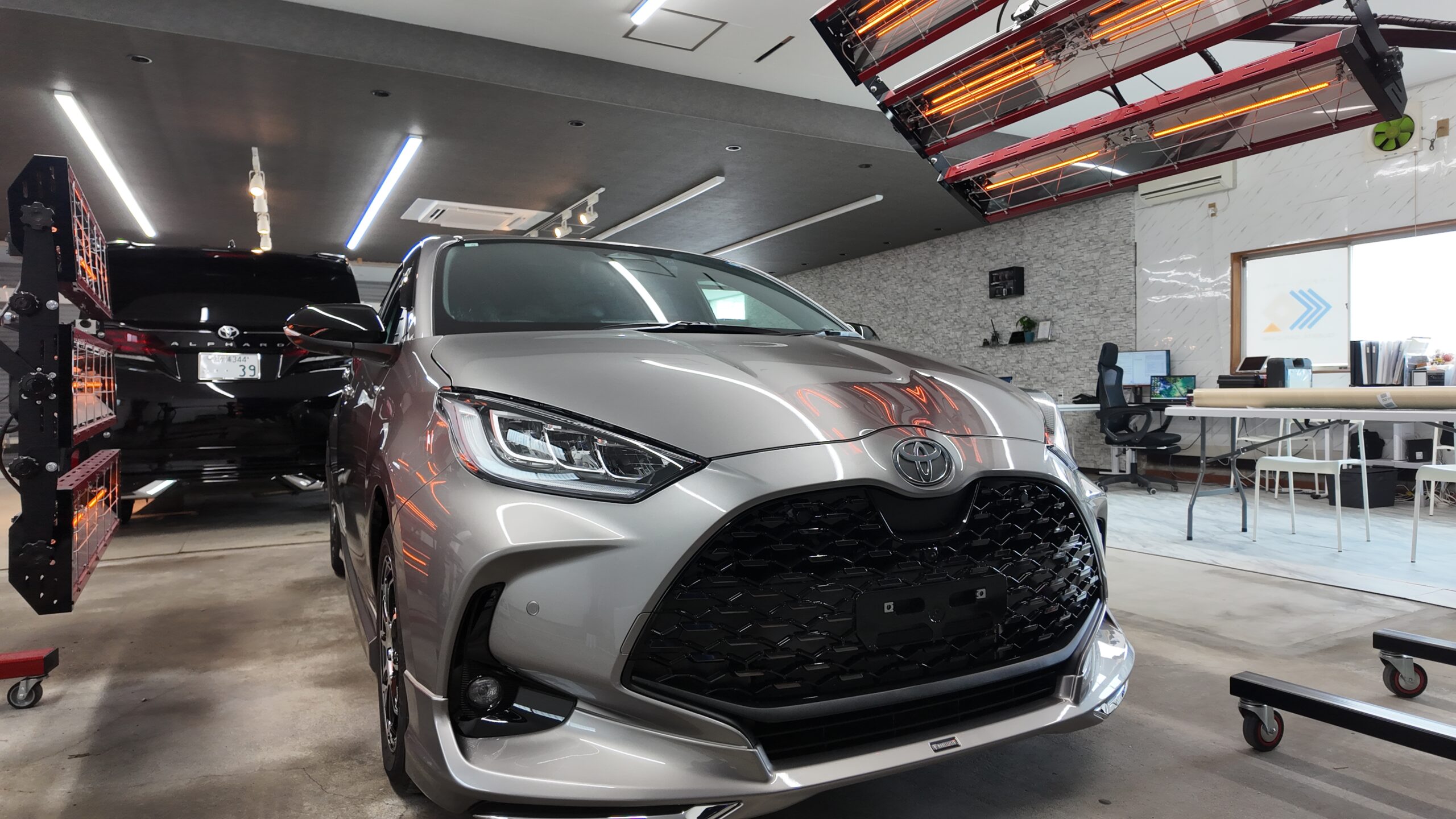 新車トヨタ ヤリス System X MAX 赤外線ヒーター硬化